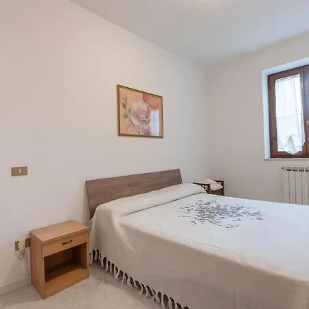 Sant'adriano Apartment