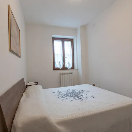 Sant'adriano شقة *